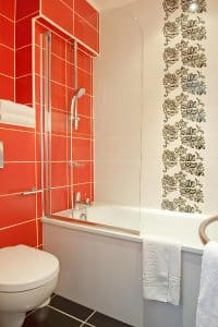 En-suite bathroom in a Double Room at Hotel Berkeley with bath and separate toilet