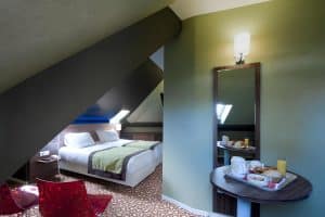 Hotel Berkeley breakfast room area in Paris Montparnasse