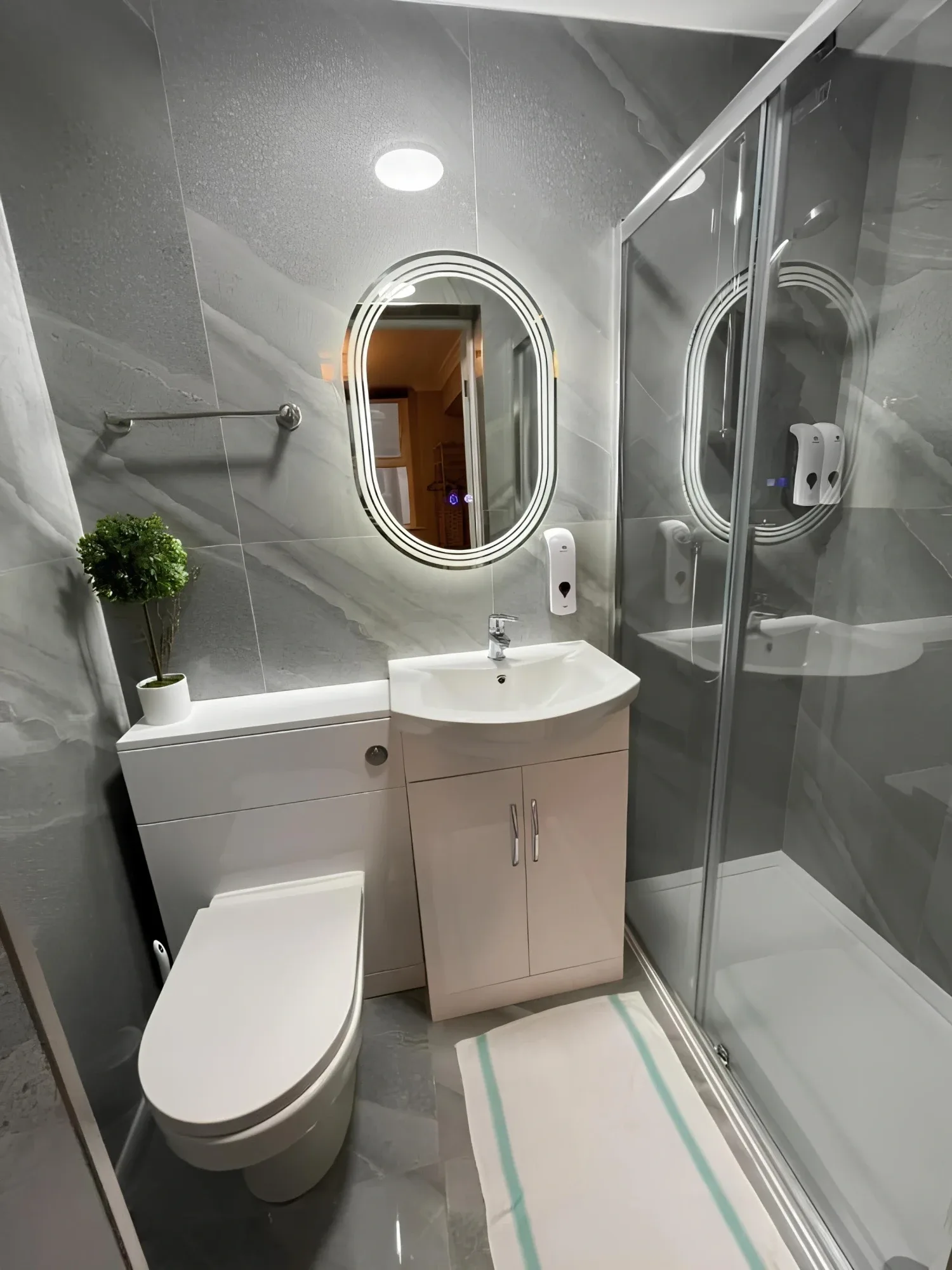 Bathroom in the Basement Flat with Patio