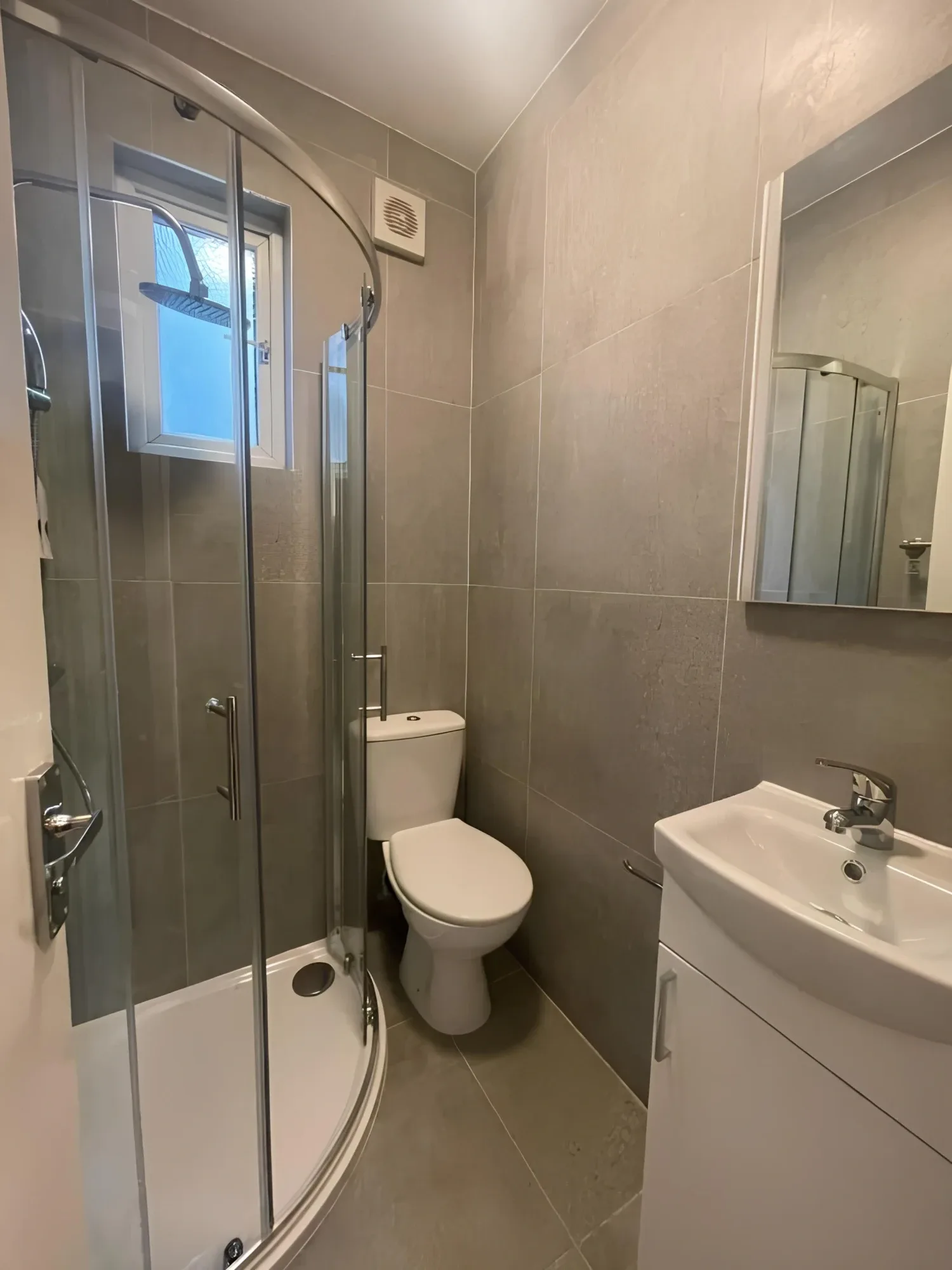 Bathroom in the Studio - Split Level